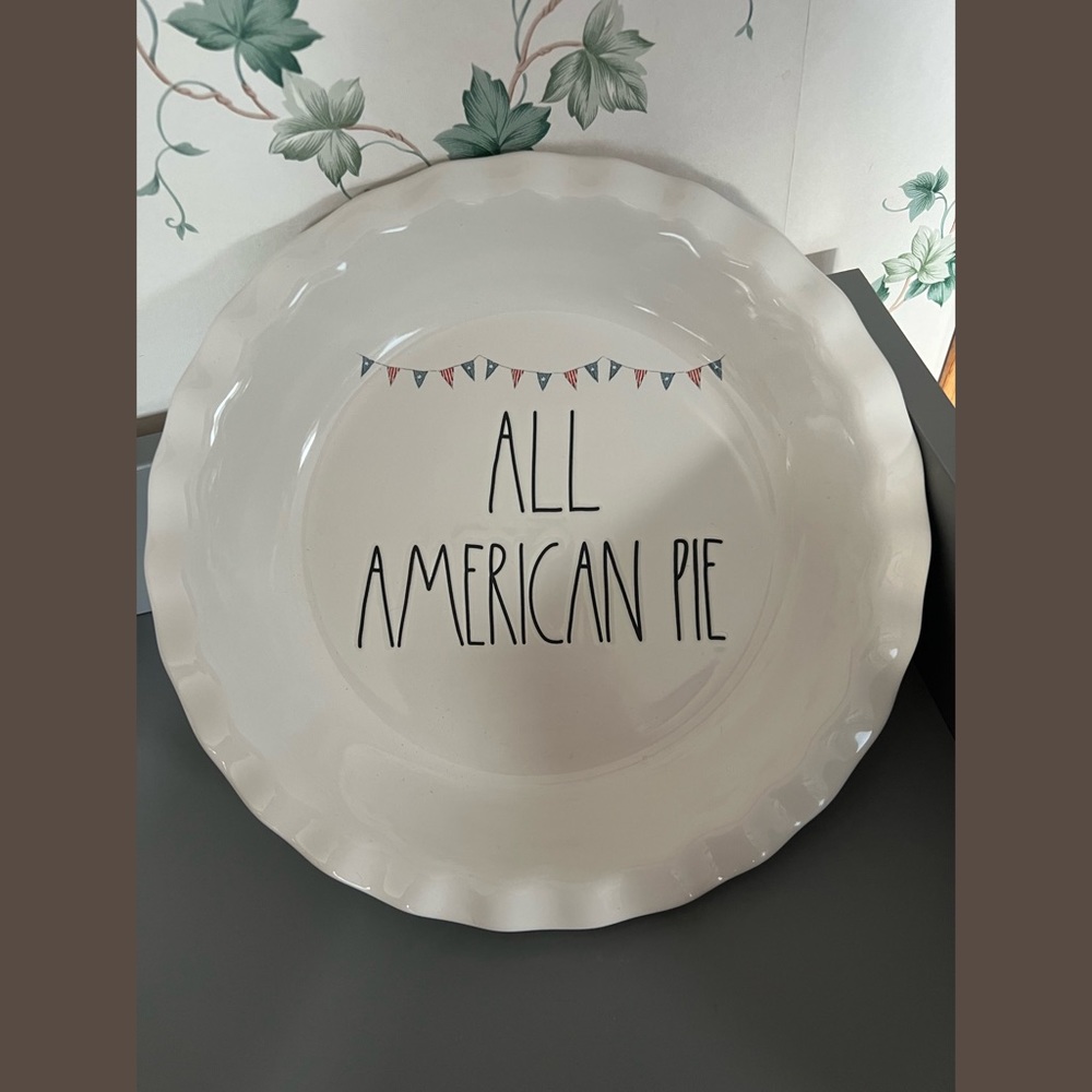 Rae Dunn Pie Dish